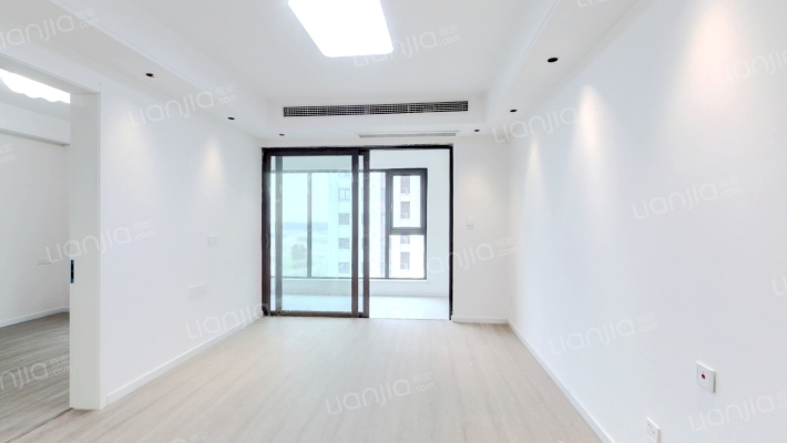 龙居华府二手房实景图