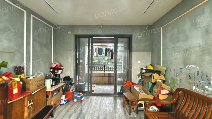 雅鹿臻园二手房实景图