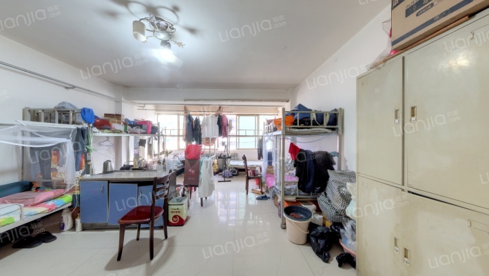 豪特家属院二手房实景图