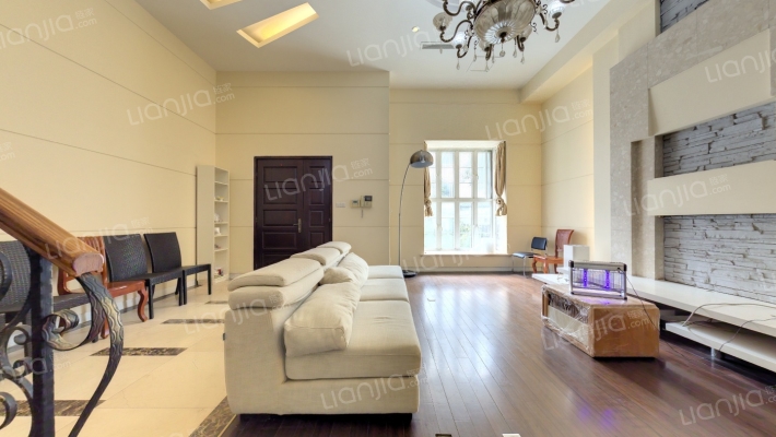 奥玎宫廷别墅二手房实景图