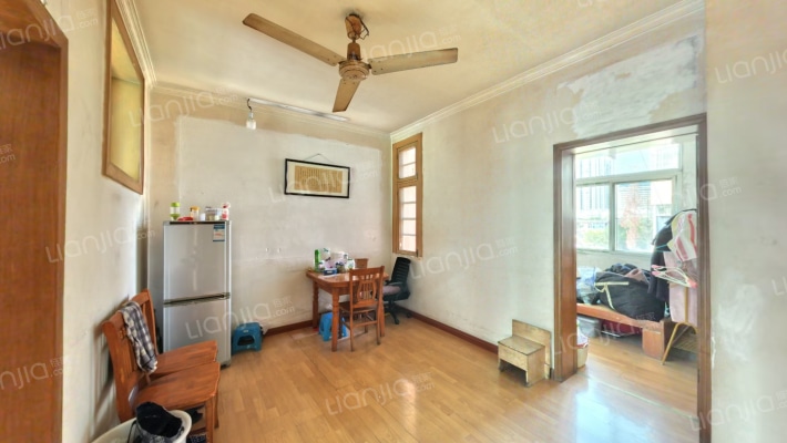 建行楼二手房实景图