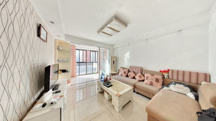 翡翠云天二手房实景图