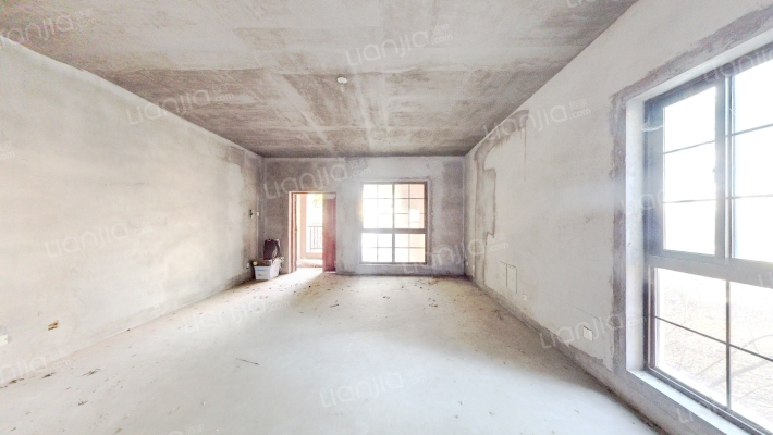 聆湖丽墅二手房实景图