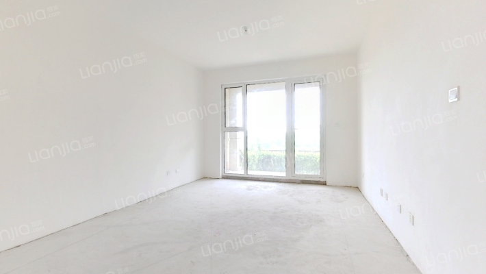 天一镜台山三期曼莎二手房实景图