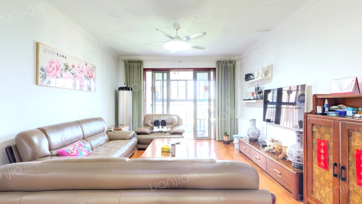 中央美域花园B区二手房实景图