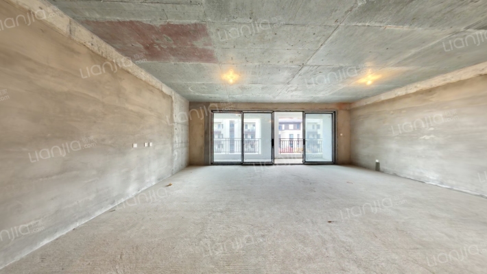 湖光山色二手房实景图