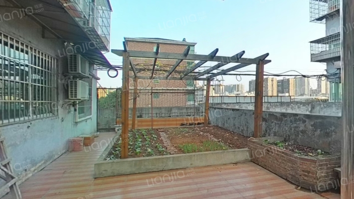 日鑫建材市场住宅区二手房实景图