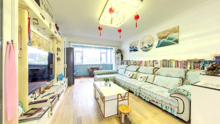 中央花园邻芳居二手房实景图