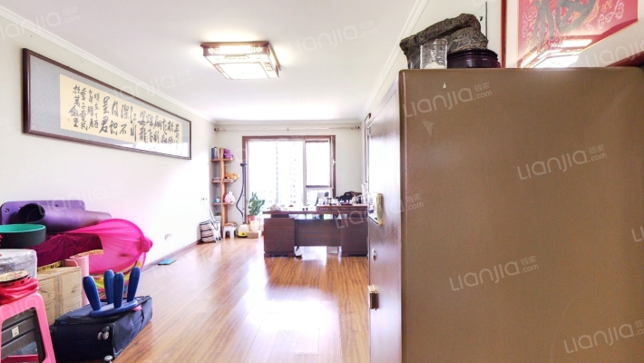 高铁新小区，环境好，中间楼层，采光视野好-客厅