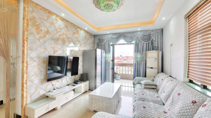 河畔花园二手房实景图