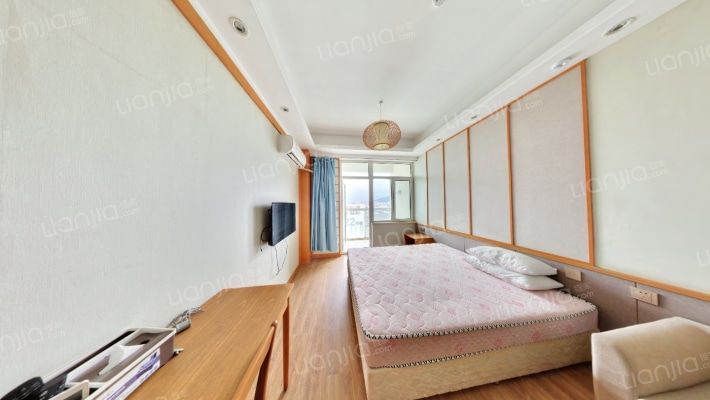 中铁青岛世界博览城二手房实景图