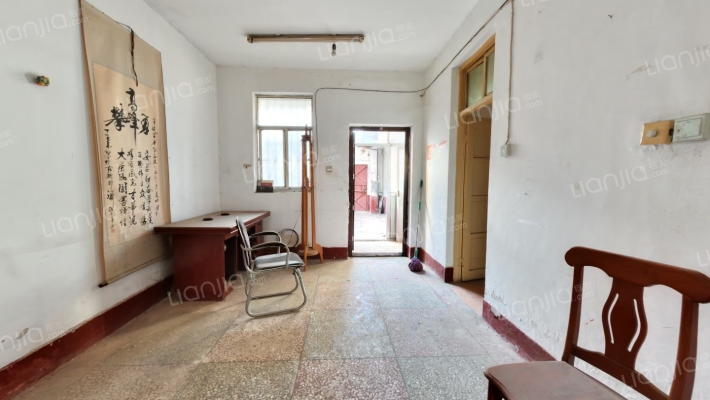 县工商局院二手房实景图