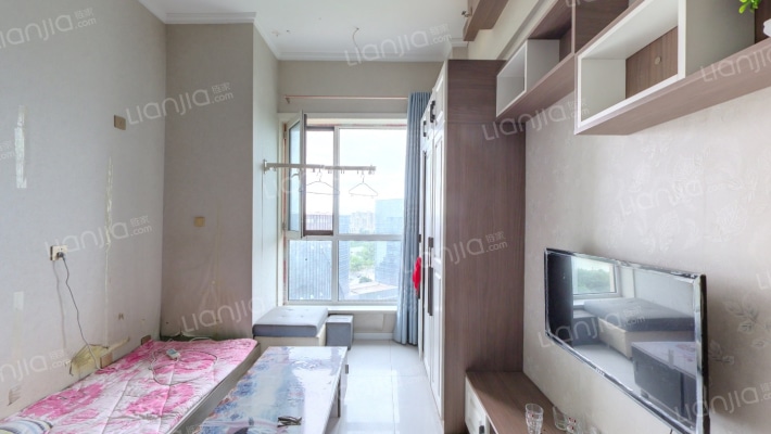 鑫铁大厦二手房实景图