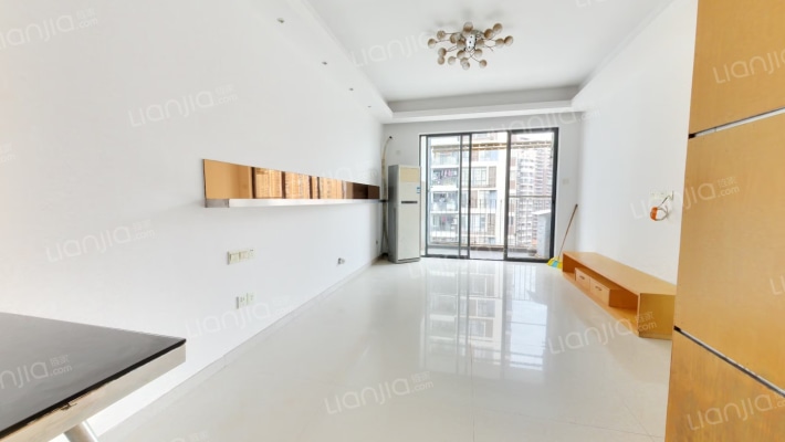 威廉城邦二手房实景图