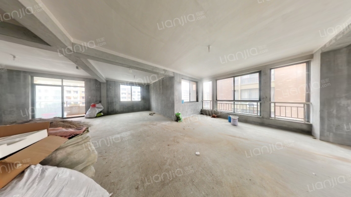 临嘉公寓二手房实景图