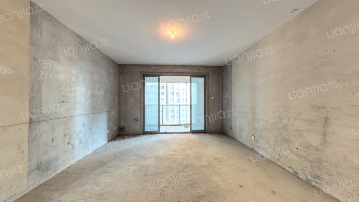 八方小区C区二手房实景图