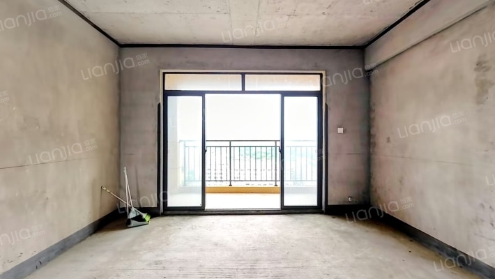 里约湖岸二手房实景图