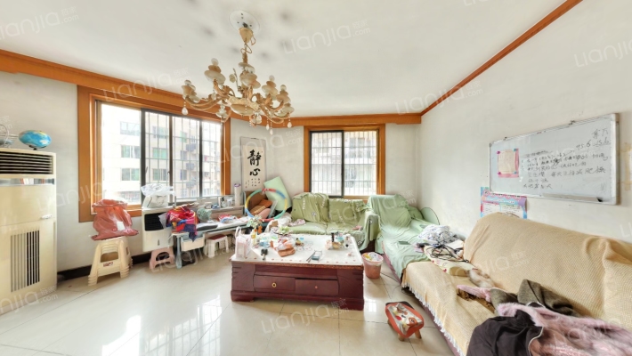 世发家园二手房实景图