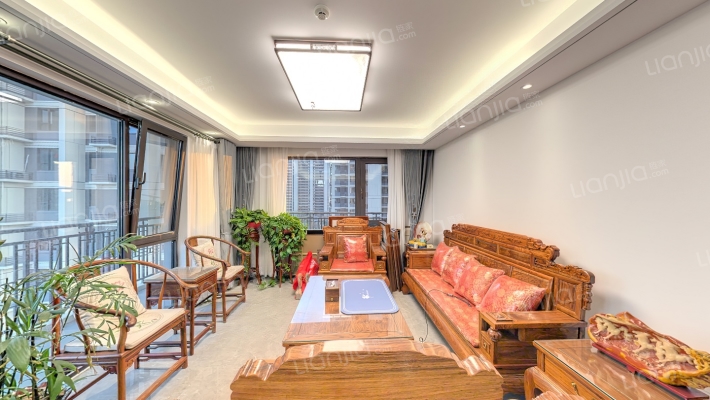 保利珑樾二手房实景图