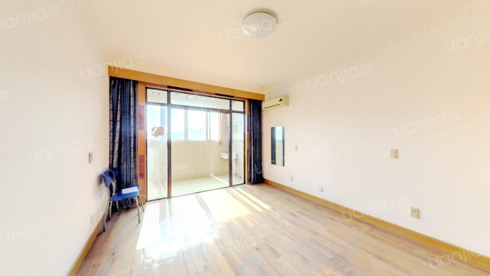 龙柏易居公寓二手房实景图