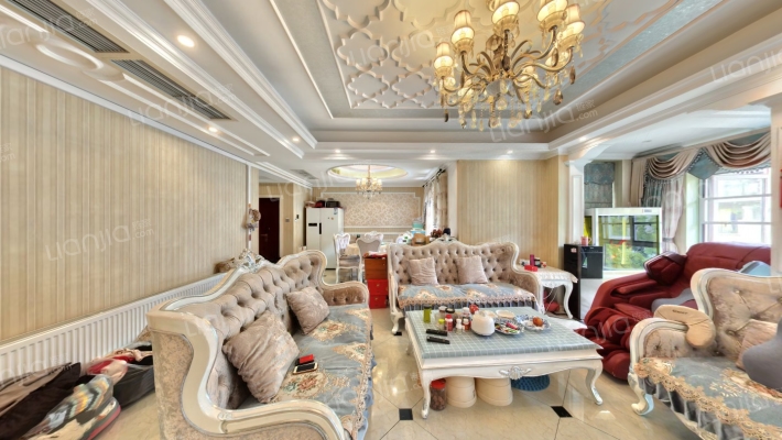 皇冠国际社区一期二手房实景图