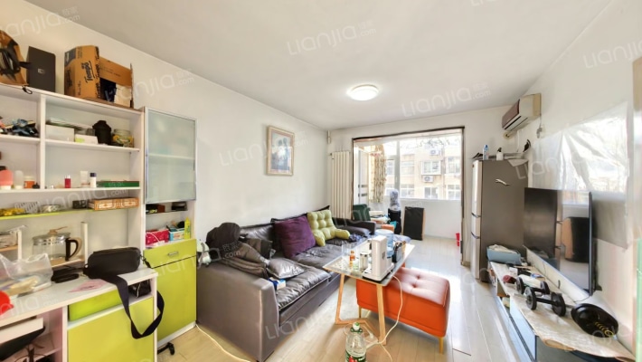 新贵都A区二手房实景图