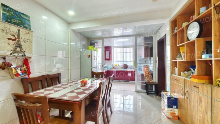 鲈乡广场二手房实景图