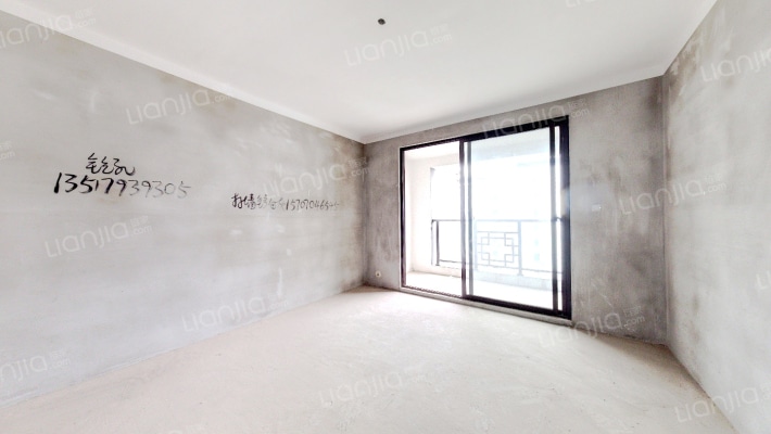 十里风荷B区二手房实景图