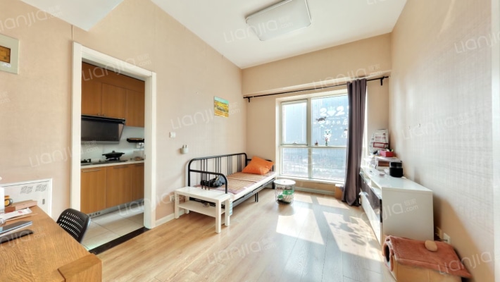 世界侨商中心二手房实景图