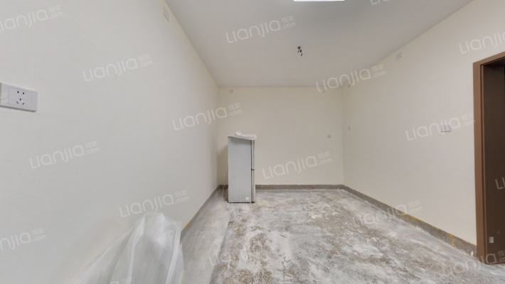 新郑路172号院二手房实景图