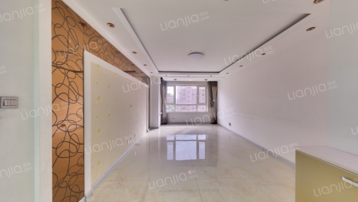 英伦小镇A区二手房实景图