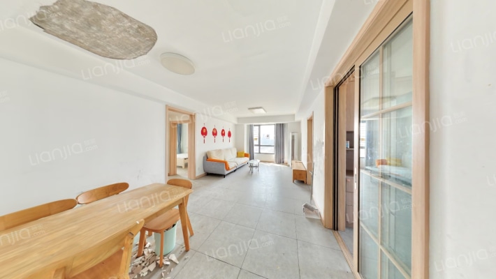 金色蓝庭二手房实景图