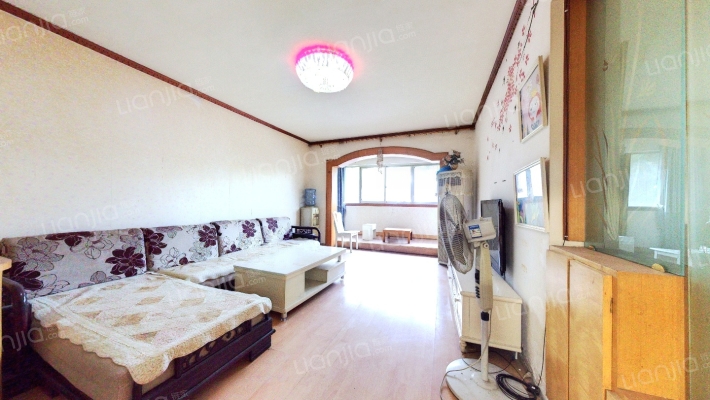 102生活区二手房实景图