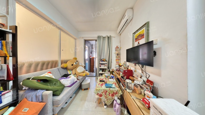 深蓝公寓二手房实景图