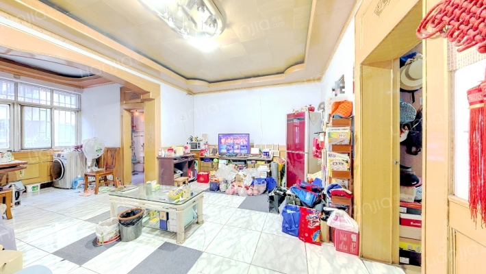 台板小区二手房实景图