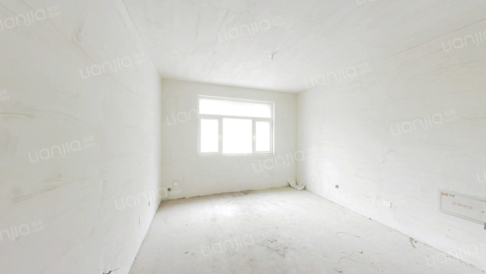 此房为 毛坯房，小平米，下越户型，适合居住。-客厅