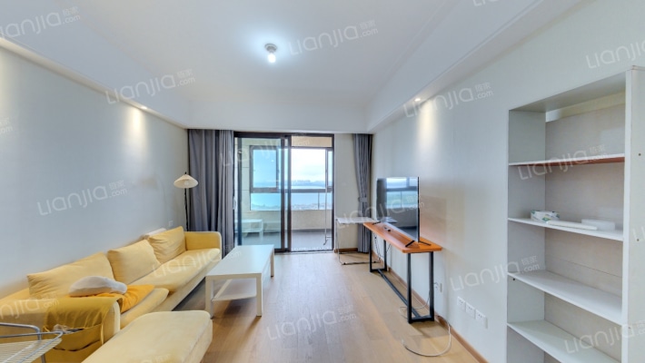 中赫玫瑰园二手房实景图