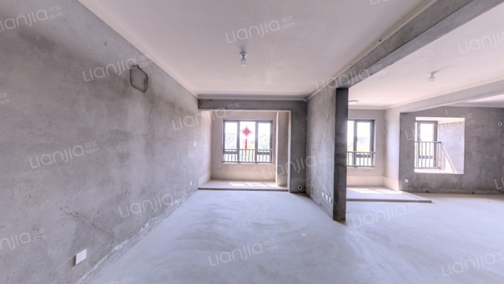 鸿翔湖畔景园二手房实景图