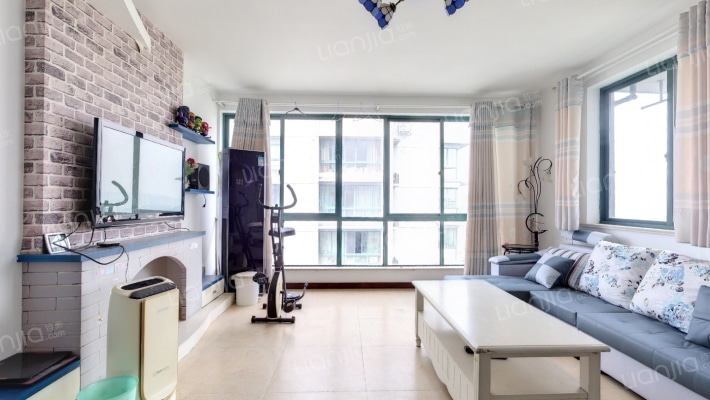 白马湖小区鸿雁苑二手房实景图