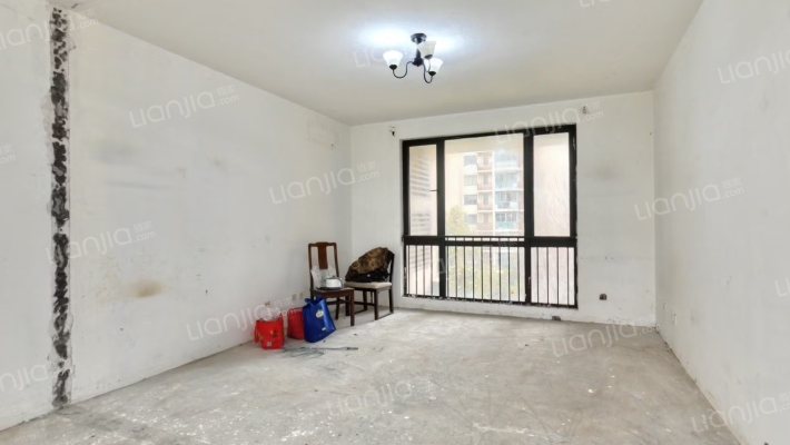 新未来花园泊爵二手房实景图