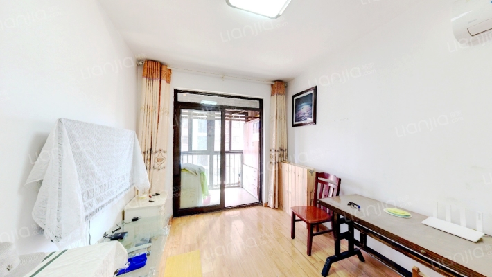 静安曙光雅苑二手房实景图