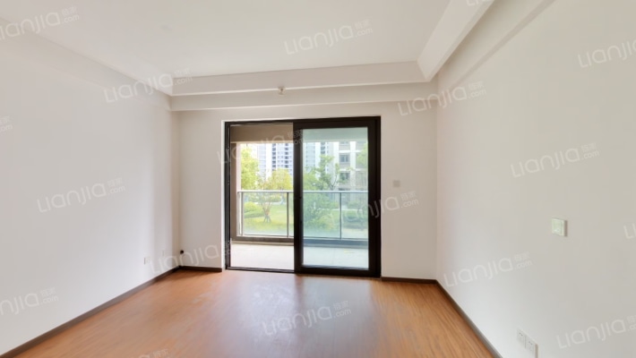 融创雍荣园二手房实景图