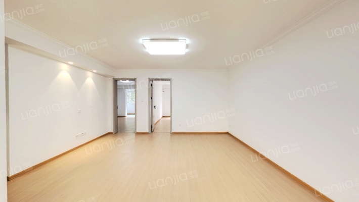 省检察院职工楼二手房实景图