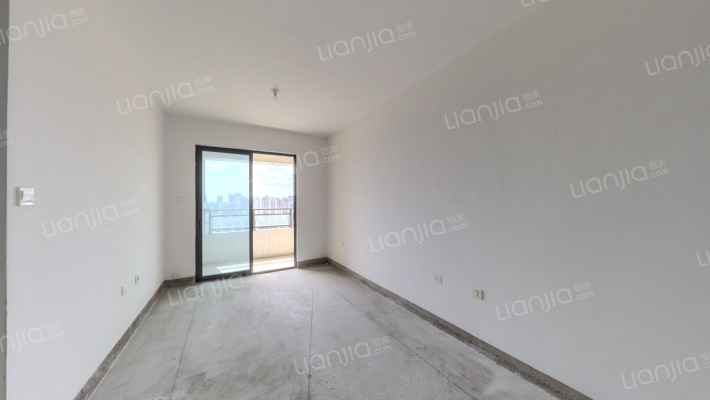 兴钟林三期二手房实景图