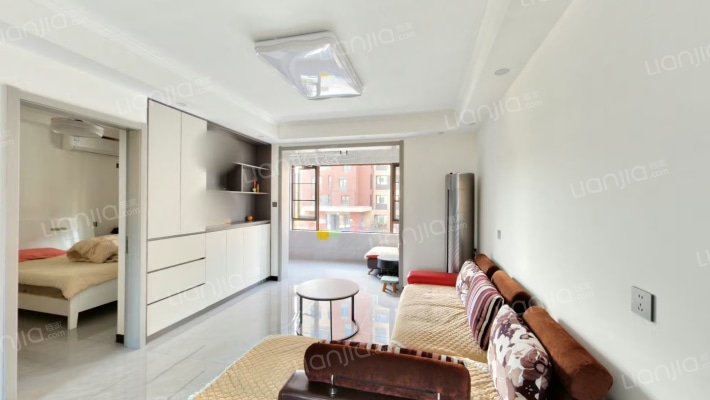 水岸8号B区二手房实景图