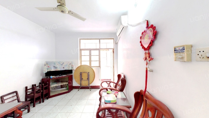 九六七六厂西家属院二手房实景图