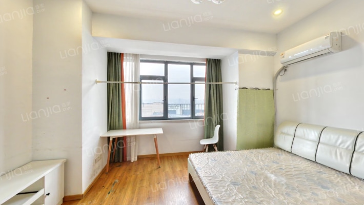 时代广场二手房实景图