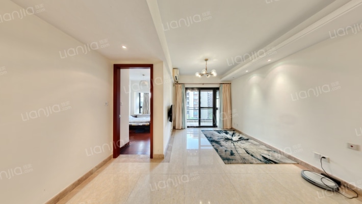 嘉朗湖畔二手房实景图