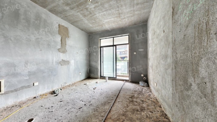 岸芷汀兰二手房实景图