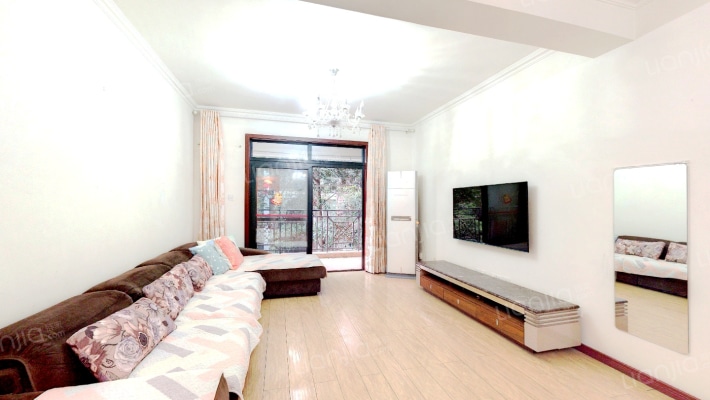 艺锦湾一期二手房实景图